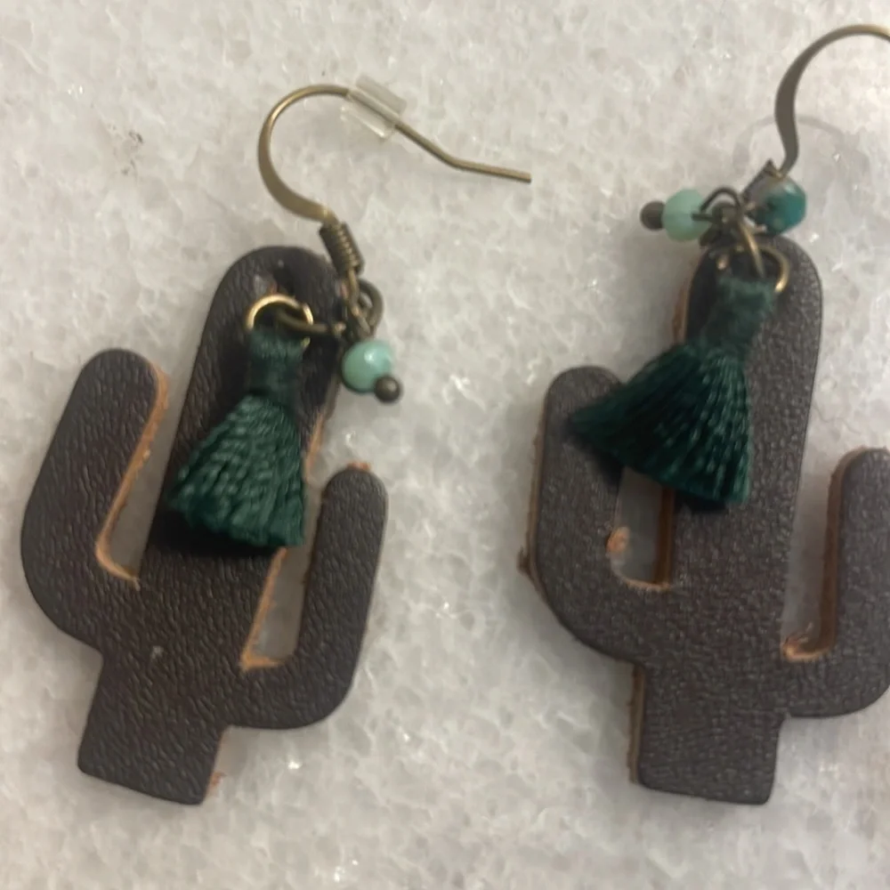 Cactus earrings woman’s brown cactus green tassels accessories Hand crafted New